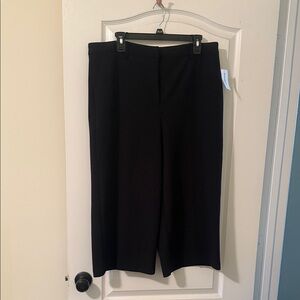 Roz & Ali Classic Black Capris